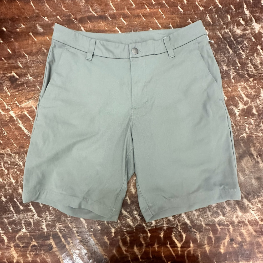 Lululemon Commission Shorts 9” Green Size 30 ABC Classic Fit Casual Menswear